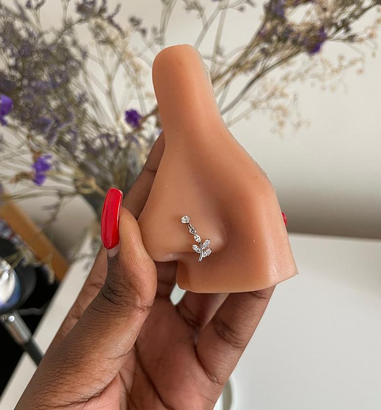 Shimmering Zirconia Vine Nose Stud image