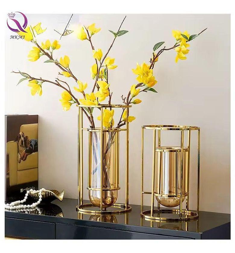 Circular line gold glass vase for Nordic home decor   image