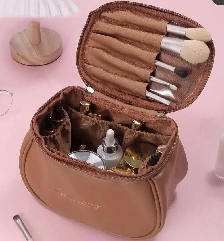 Retro mini cosmetic travel bag image