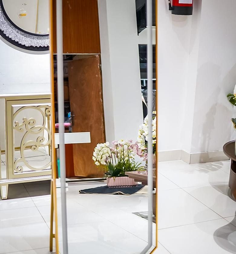 Mirror with led light image