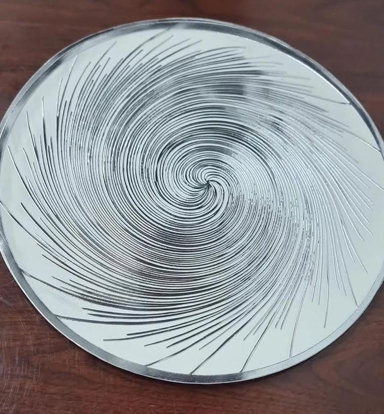 Elegant table mats image