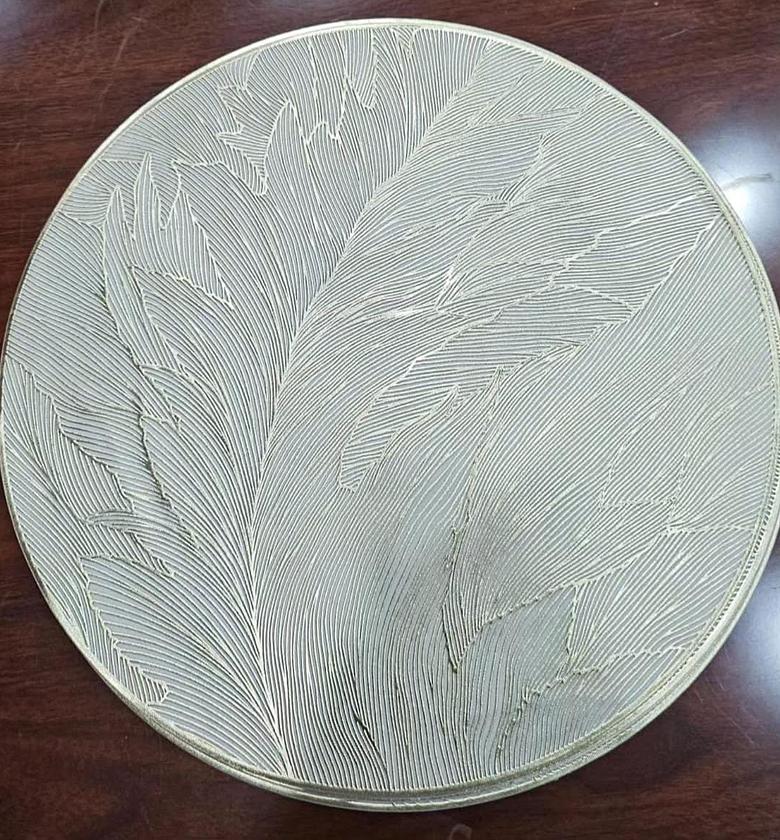 Elegant table mats image