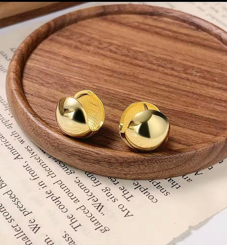 Starlight Pavé Twisted Hoops image