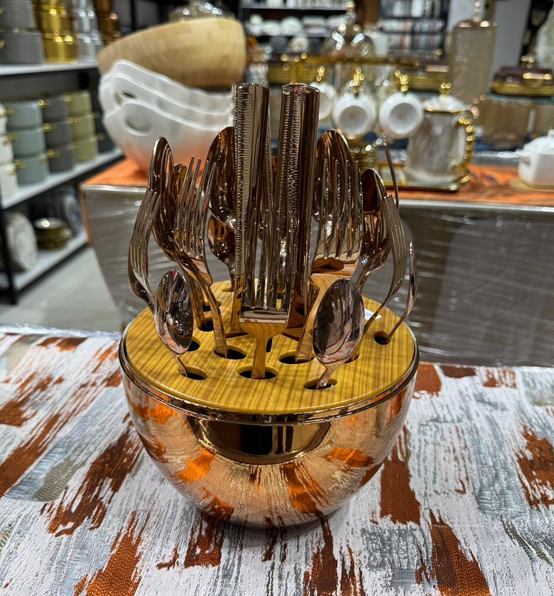 Egg shaped spoon image