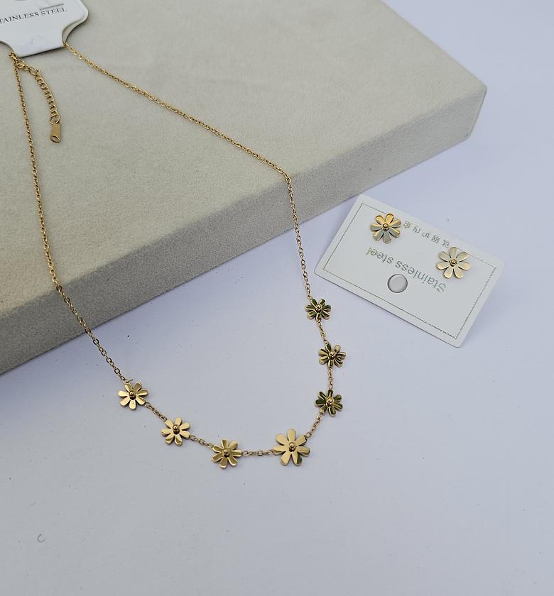 Subtle daisies  image