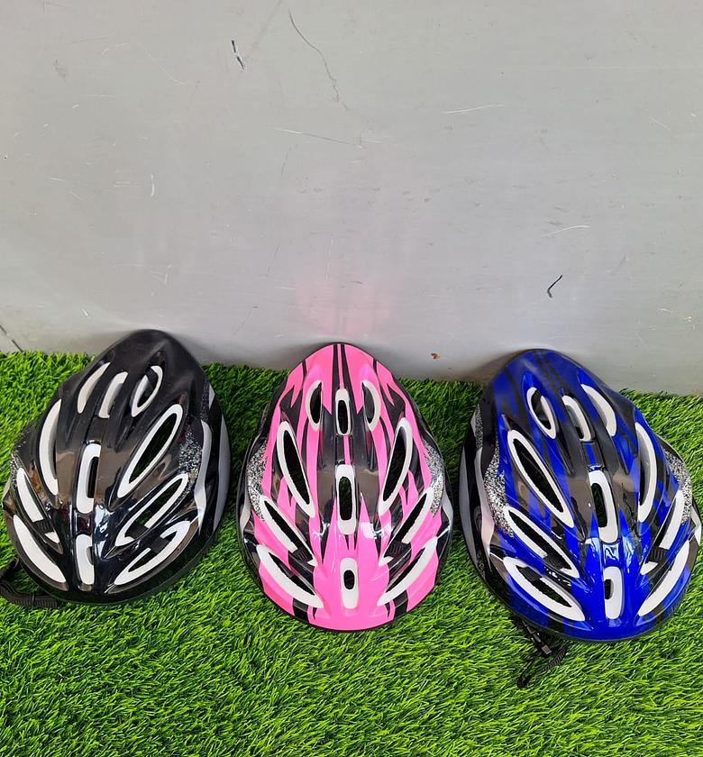 Adjustable Cycling Skating Skateboarding Helmet Cycling Helmet for kids and teenagers image