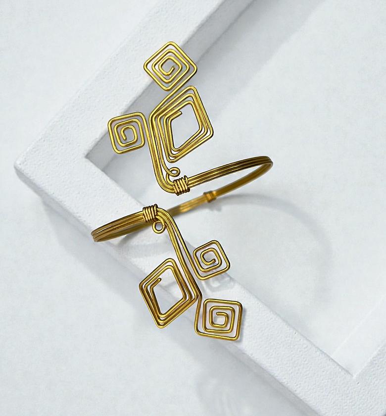 Square Spiral Adjustable Brass Armcuffs image