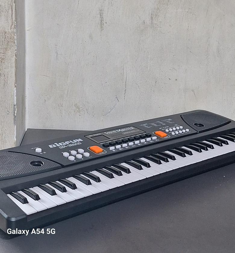 61 keys keyboard piano, image