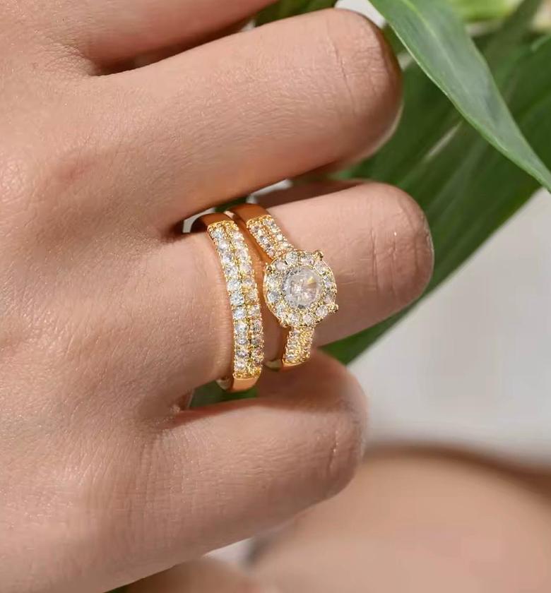 The Glamour Duet Engagement Set image