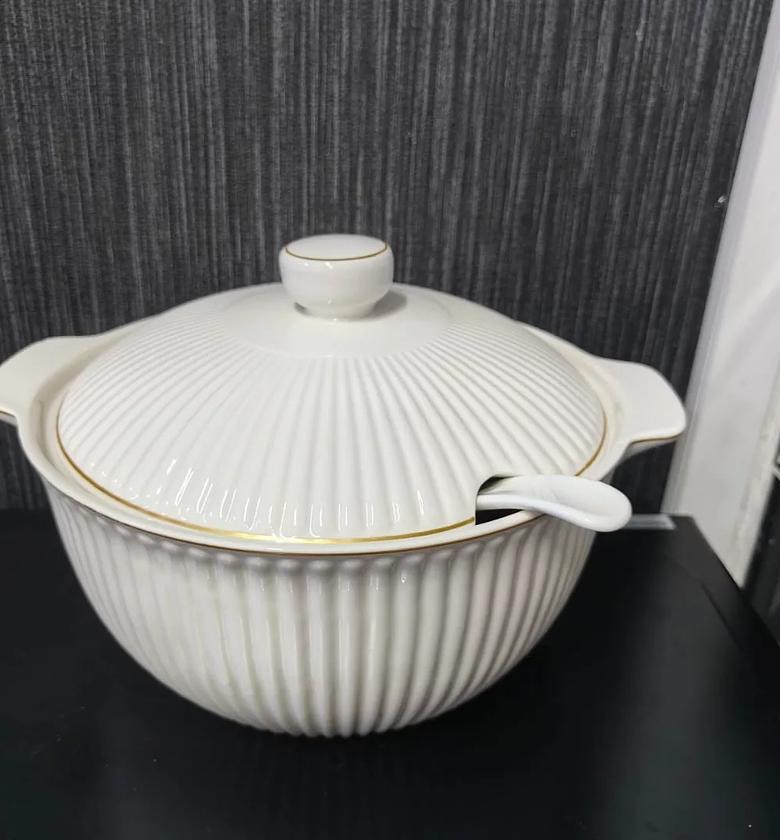 4litre ceramic serving dish image