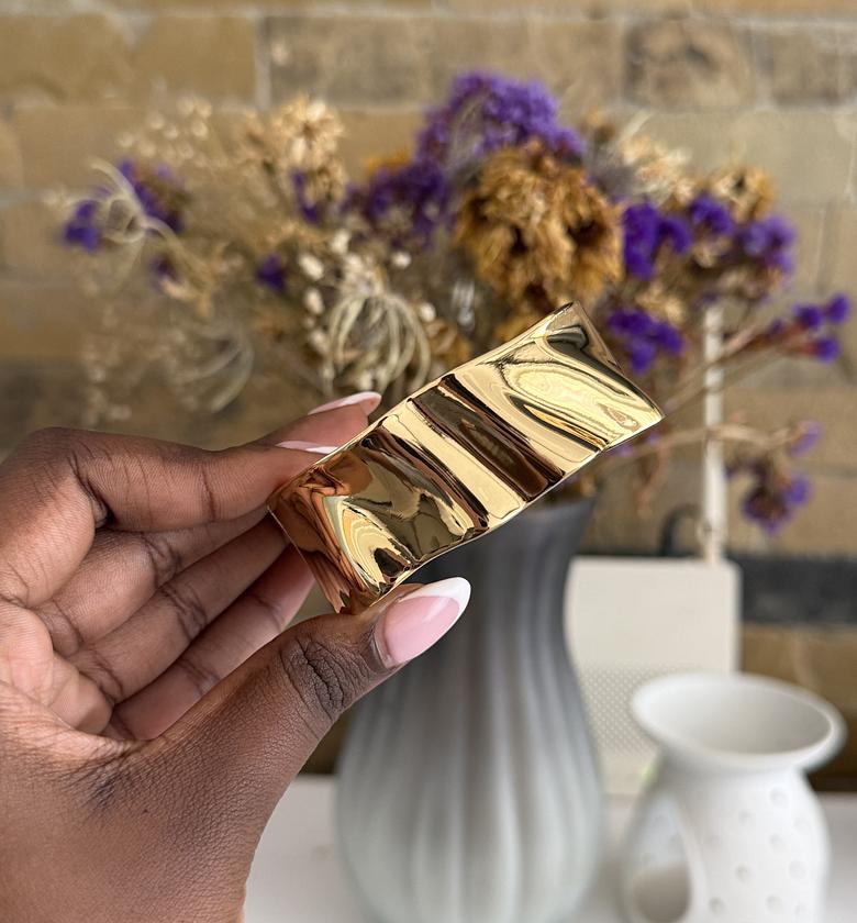 Textured minimalist bangle image