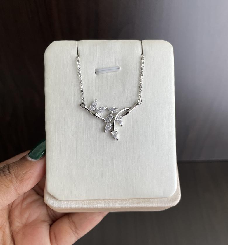 Suzzy Necklace (Silver) image