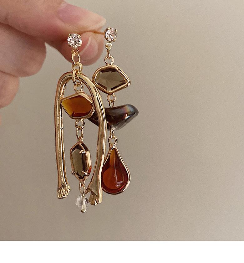 Rocky statement earrings image