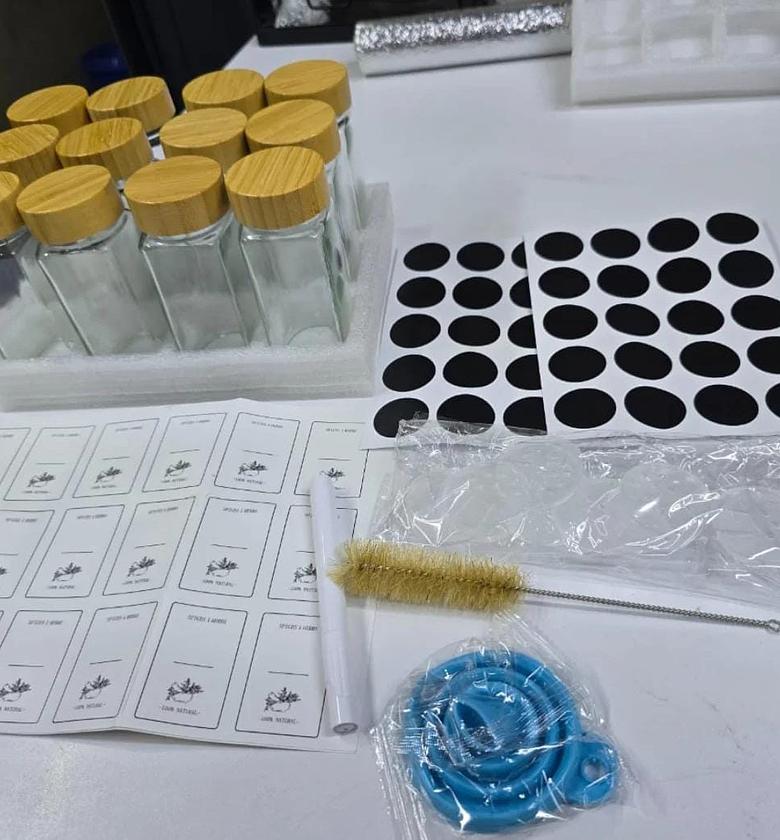 Glass storage jars with bamboo lid image