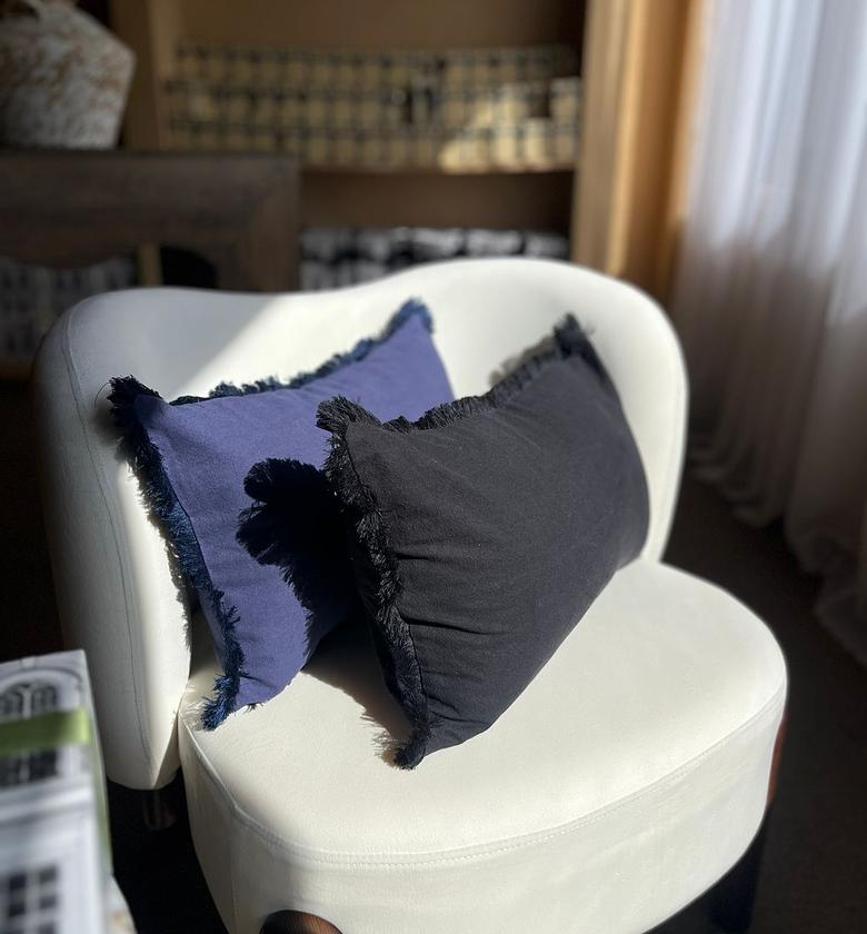 Linen ruffle lumbar pillows 30*50 image