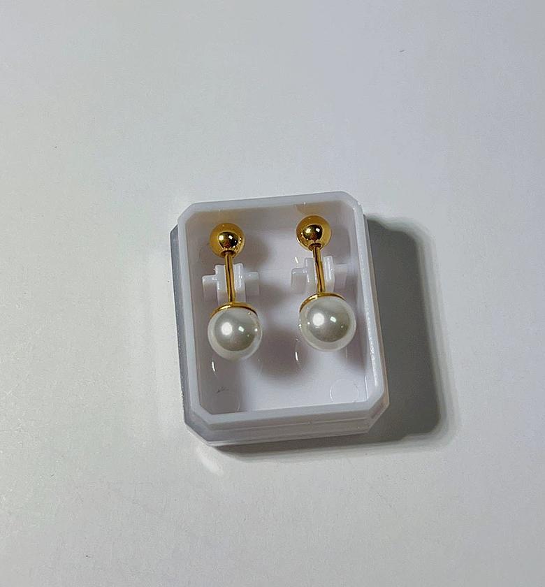 Non Tarnish Plating Cartilage earrings image