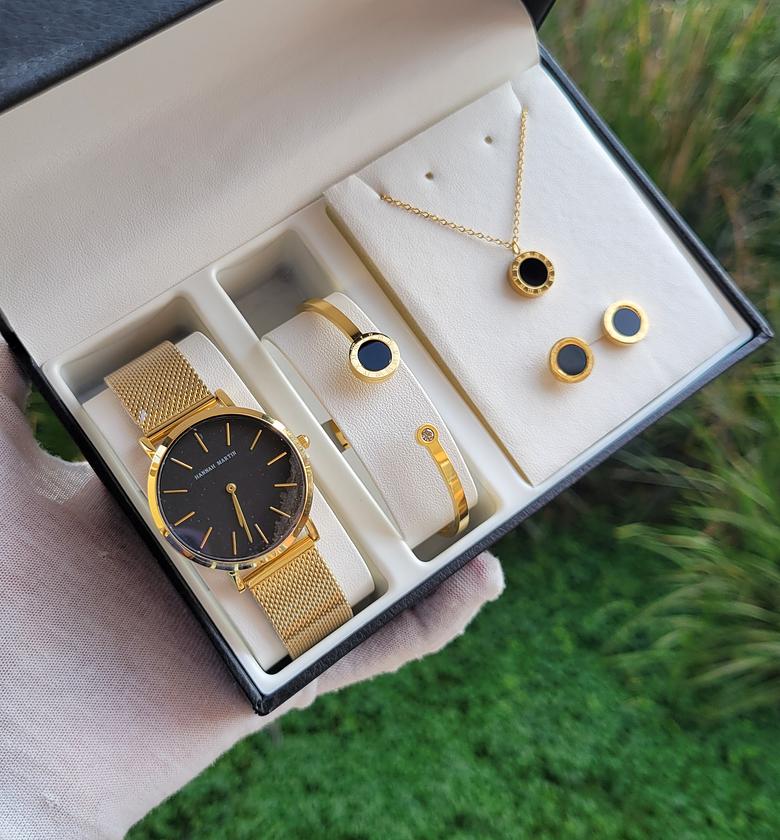 Gold watch set image