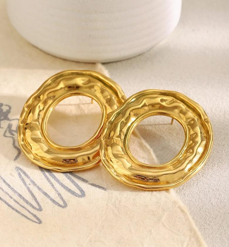 Round hollow earrings image