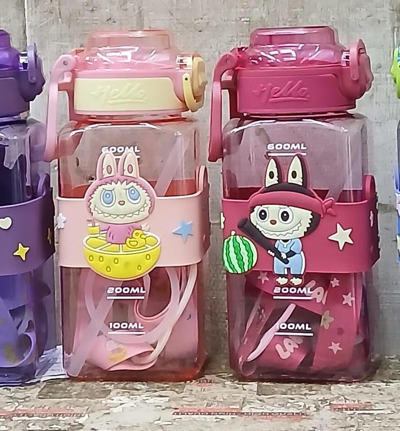 Kids water bottle image