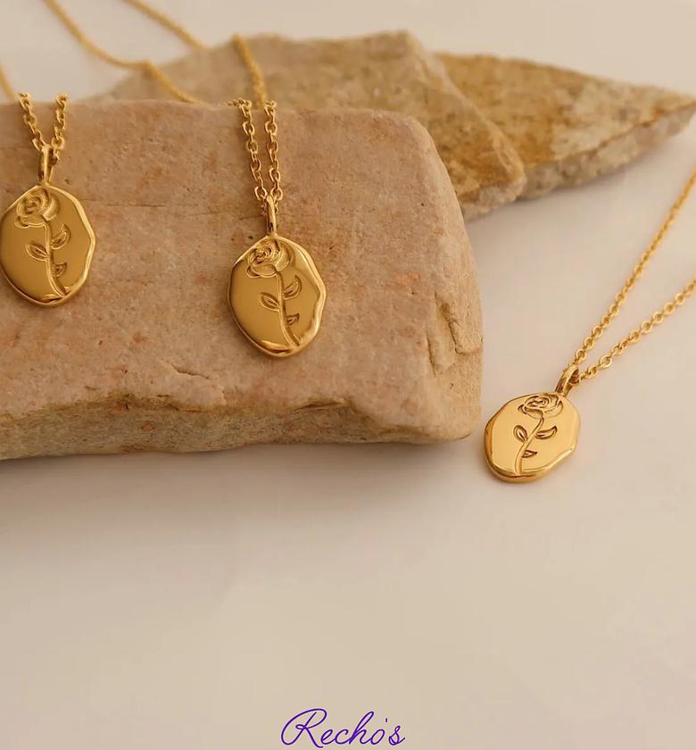 Rose 🌹 necklace  image
