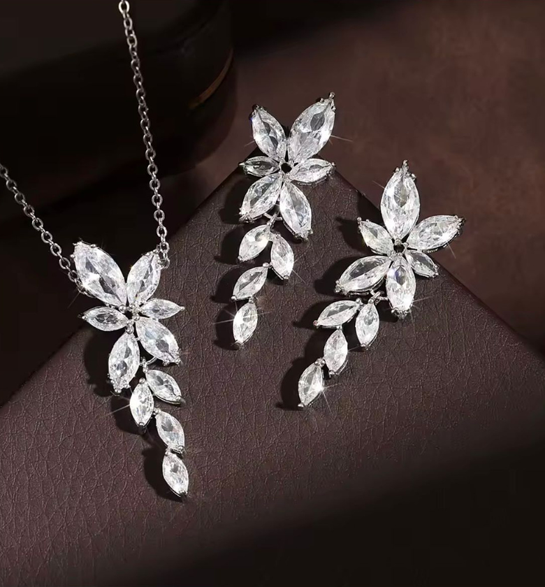 Marquise Eternal Blossom Jewelry Set image