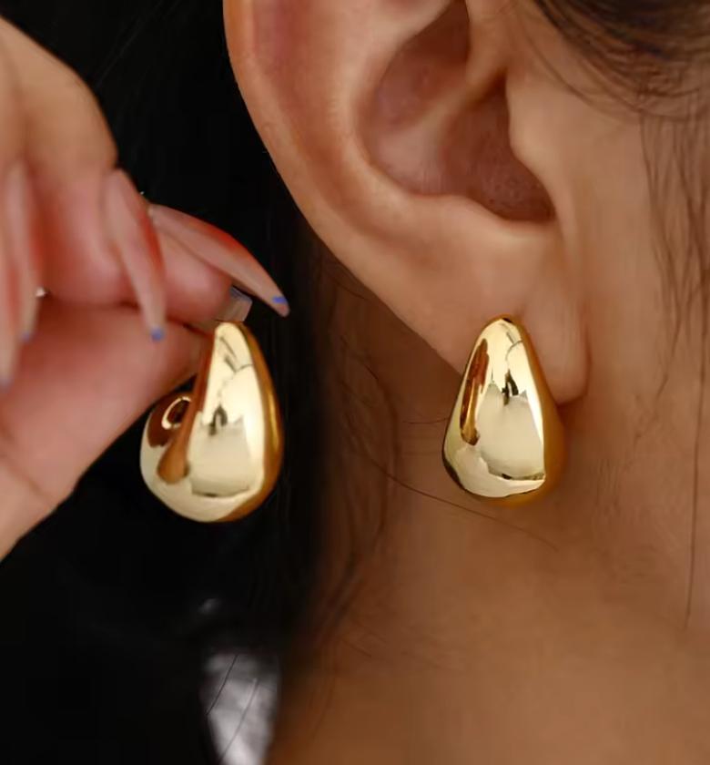 Vintage gold color water droplet hoop earrings  image