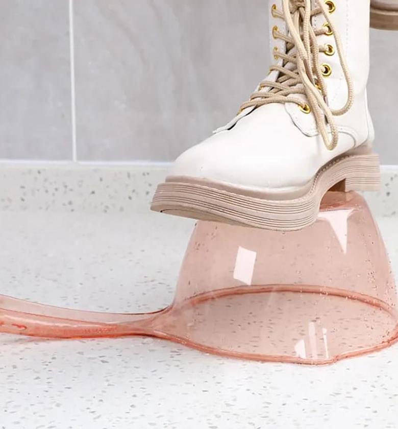 1Pc Transparent Long Handle Water Scoop Plastic image