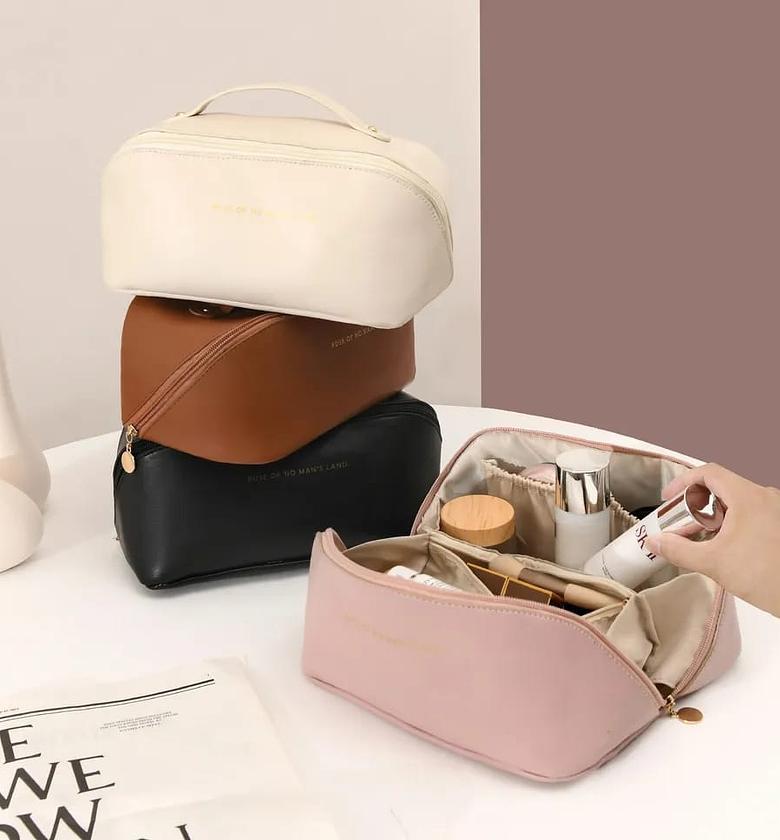 Pouch Portable Washbag  image