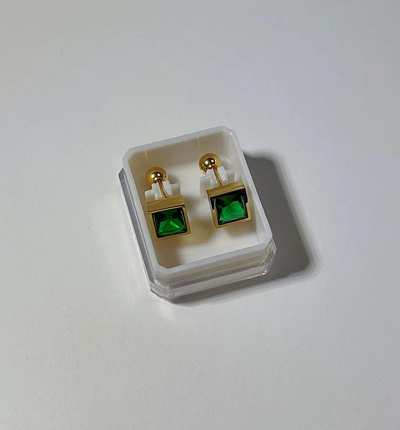 Non Tarnish Plating Cartilage earrings image