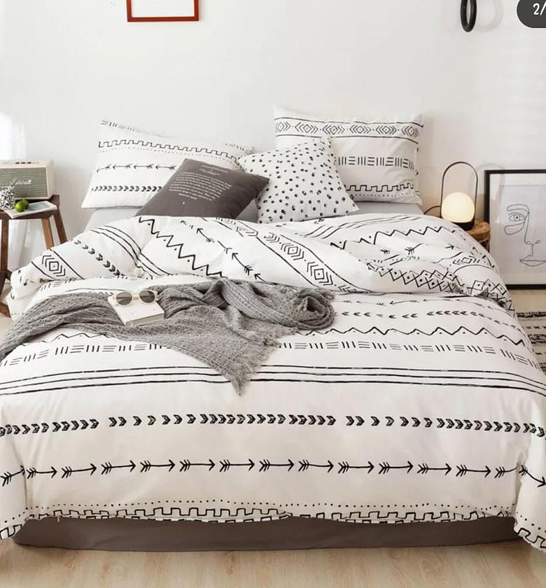 High quality duvet cover. image