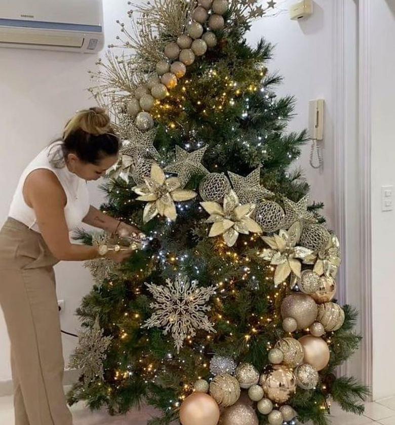 Ornaments & Tree Decor