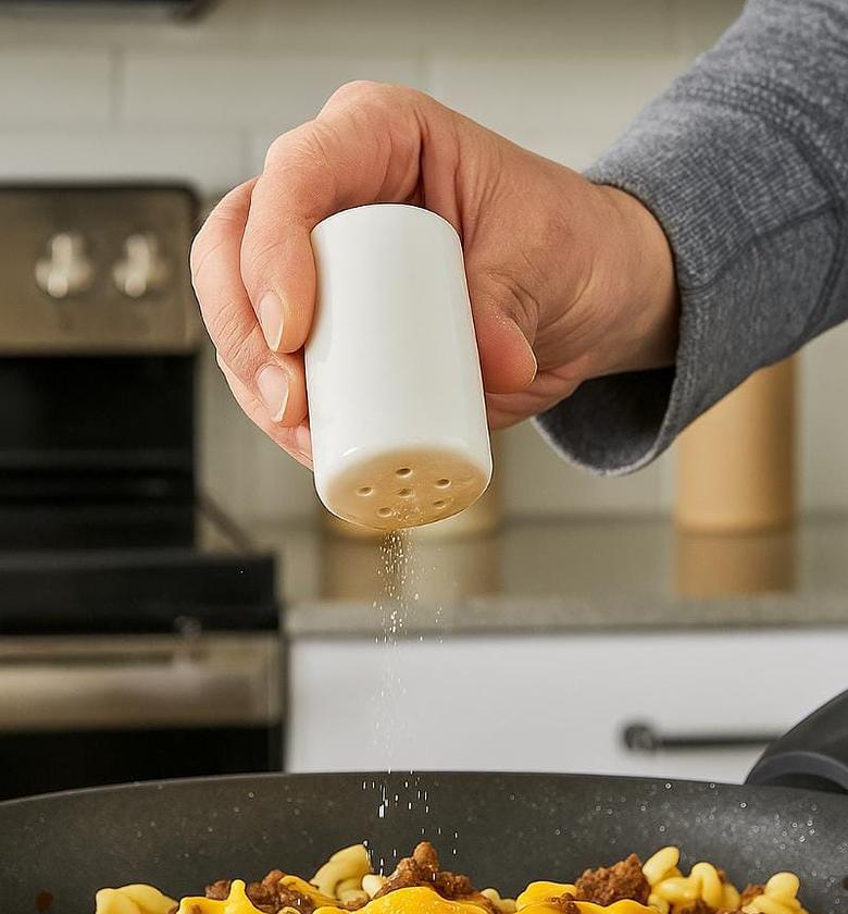 Salt/pepper shaker  image