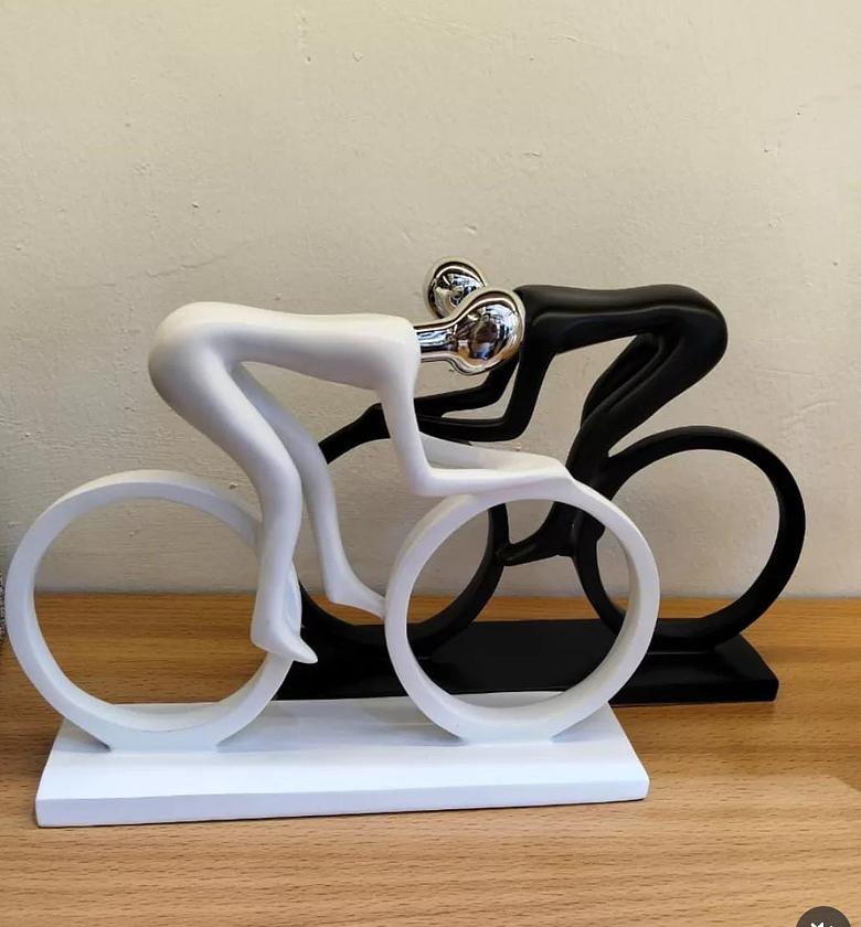 Office/home figure Modelling Resin Table Ornaments image