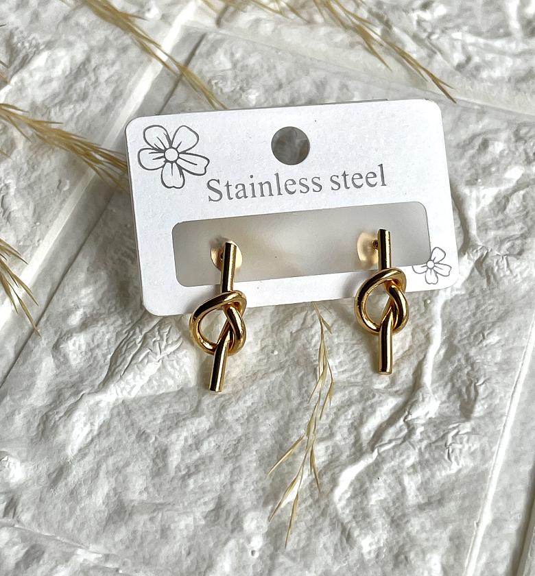 Knotted stud Earrings image