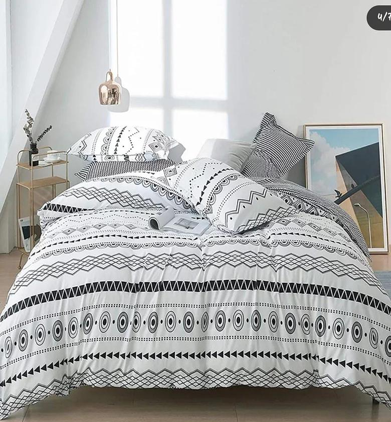 High quality duvet cover. image