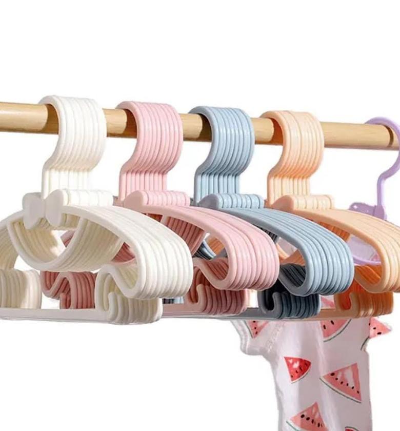 20pcs kids' clothes hangers. image