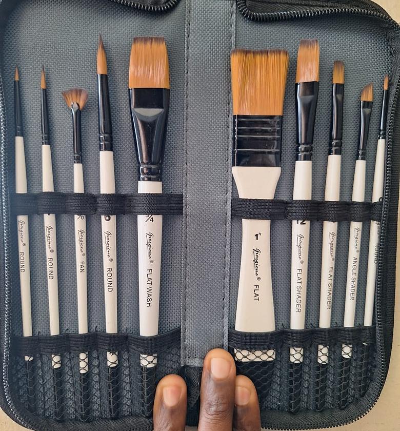 Painting Brush. It is durable, rust-proof, conformal and practical, and has a long service life. image