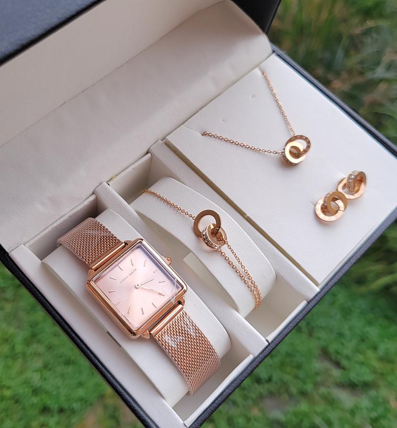 Square watch set image