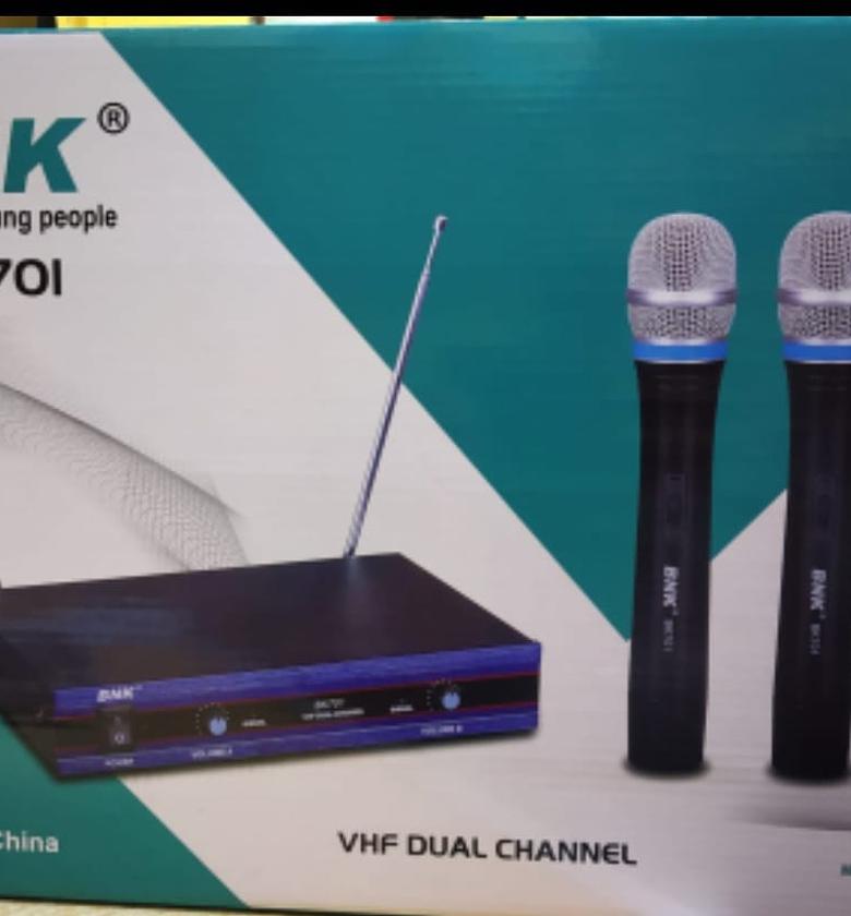 Microphone. BNK BK-701 VHF Dual Channel Wireless Microphone image