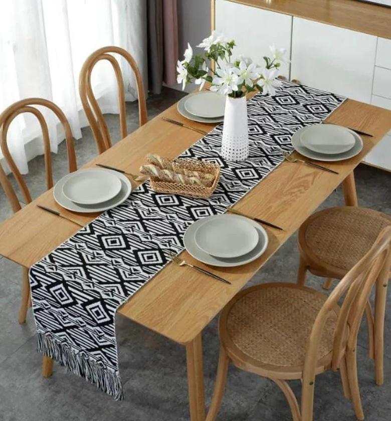 Morrocan table runner. image