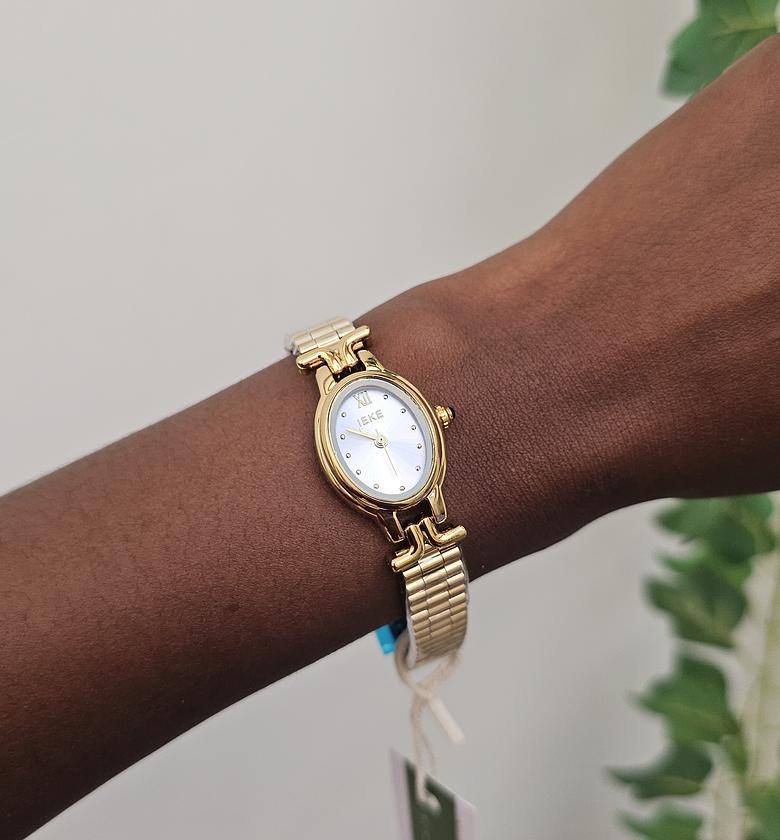 Dainty oval  watch image