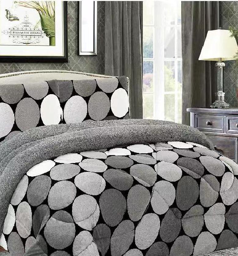 Duvet. 1 PC 5*6 Soft Velvet Woolen Duvet- Best Quality image