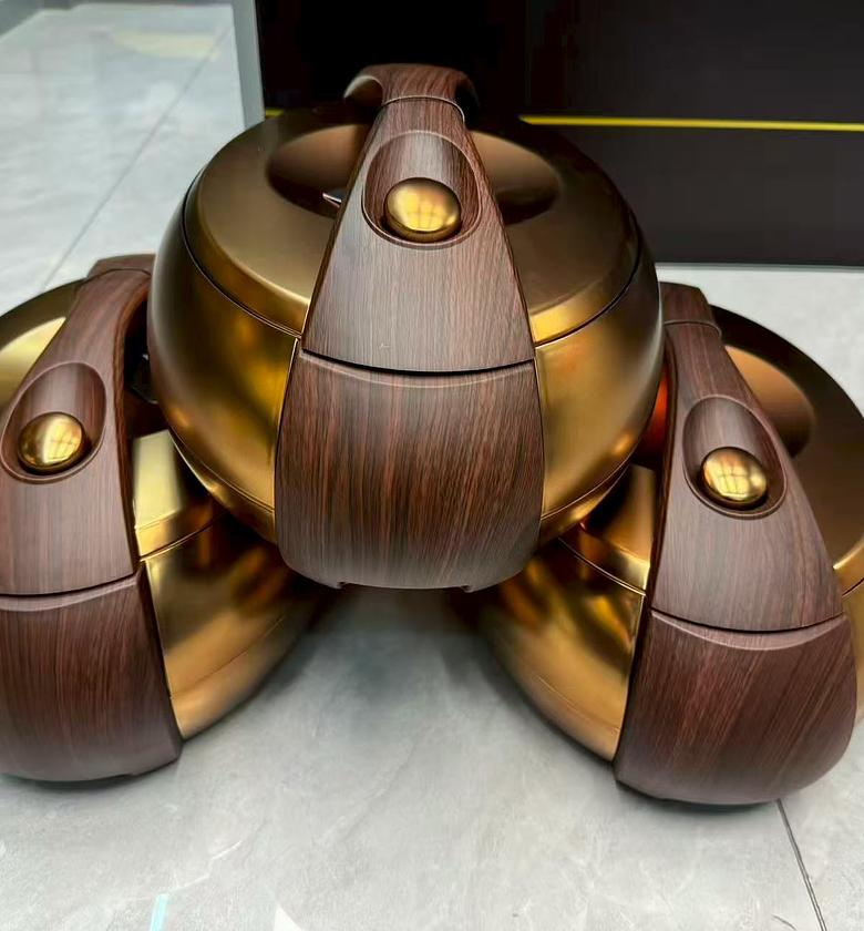 Forever Gold Hotpots   image