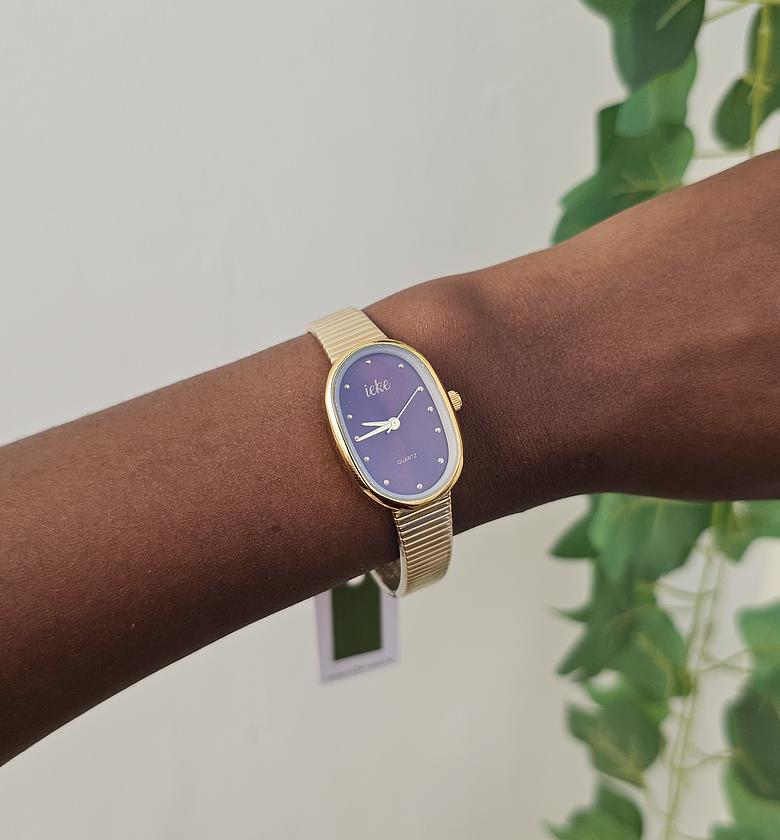 Oval classic watch  image