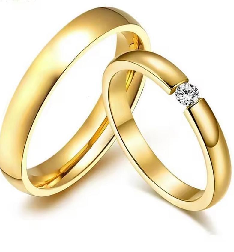 The Classic Soitaire Gold Band Set image