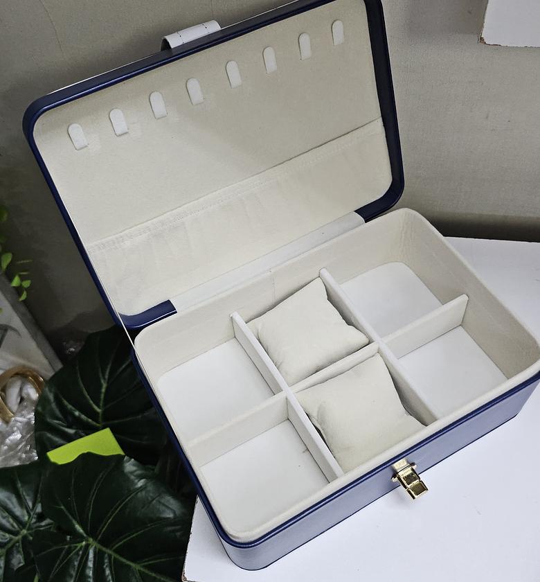 Jewelry box image