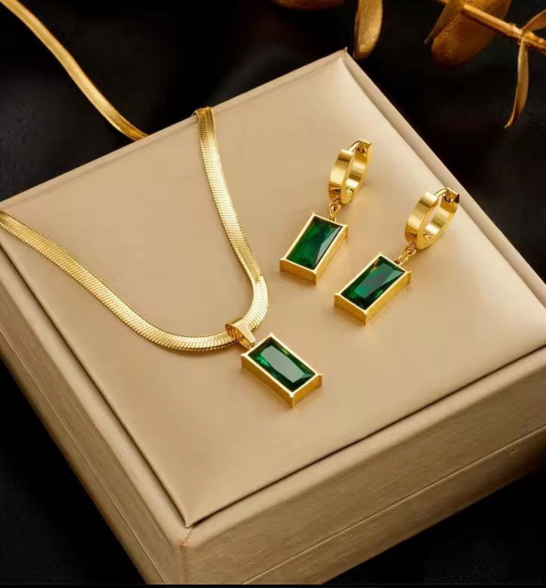 Emerald Radiance Set image