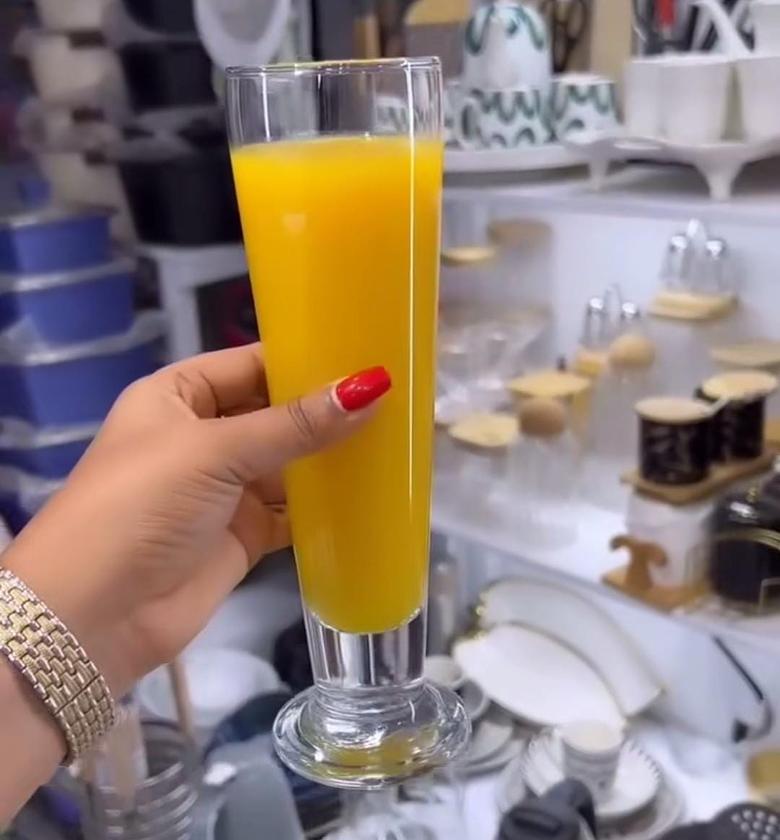 Long elegant tulip glasses. Capacity: 400ml. image