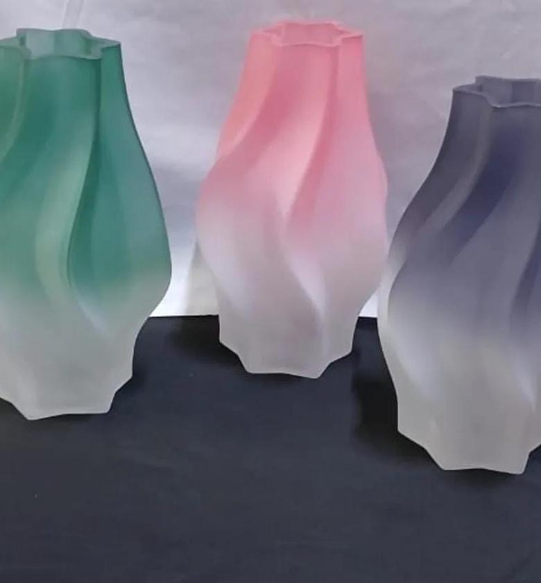 Medium Nordic glass flower vase image