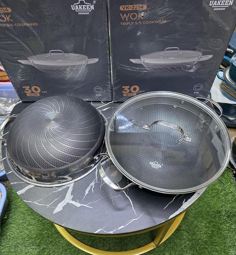 30cm Triply Stainless Steel Wok Pan with Lid – 4.5L image